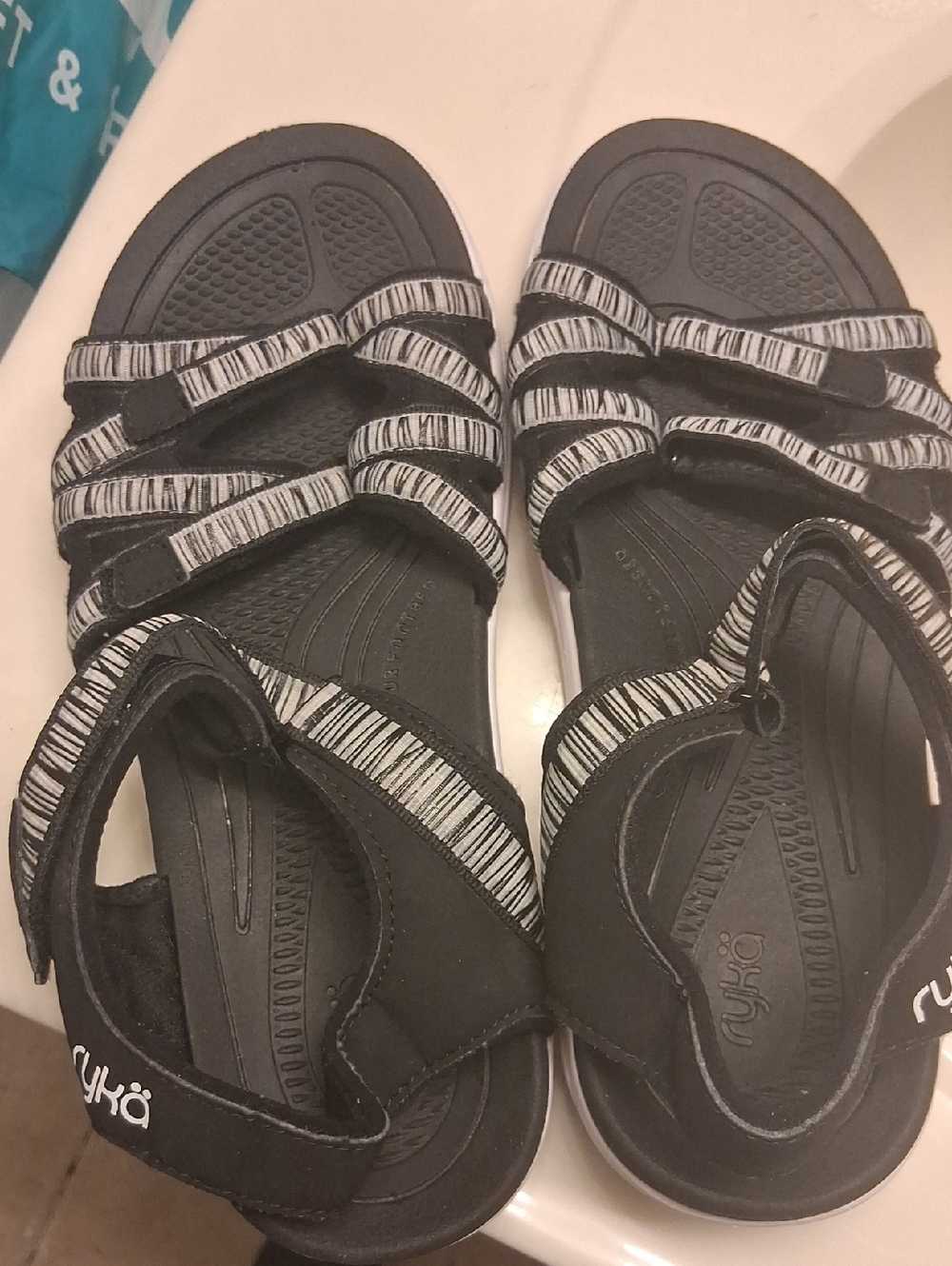 Womens RYKA  Black & White Striped Sport Sandals Size 9W - Picture 15 of 15